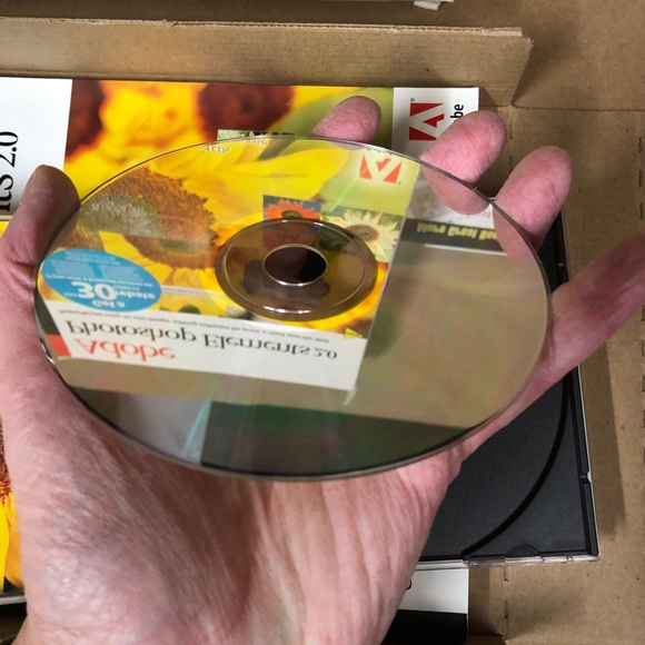 Adobe Photoshop Elements 2.0 - PC or Mac - unused - Picture 7 of 9